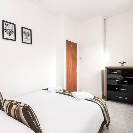 The Queen Vic - Near The Racecourse Villa York Luaran gambar