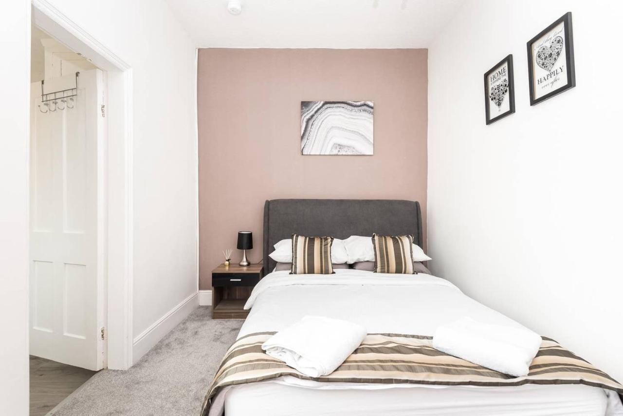 The Queen Vic - Near The Racecourse Villa York Luaran gambar